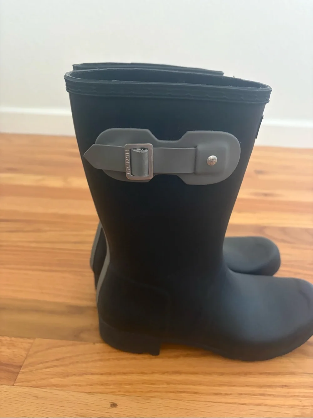 NWOT Women’s Hunter Black Rain Boots Size 8
